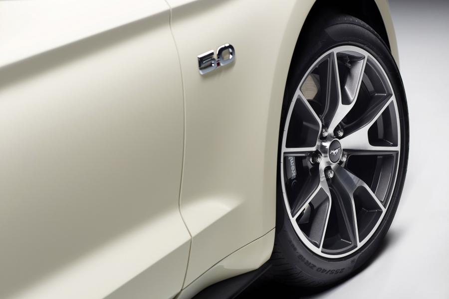  Ford Mustang GT 50th Anniversary Edition 2015 года  (фото 19 из 24)